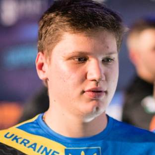 QiuQiu ：第二局的时候其实没有想到对面会选到阿木木