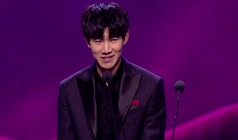 Zeka生涯首进LCK决赛打破了LCK近6年决赛中单对决的格局