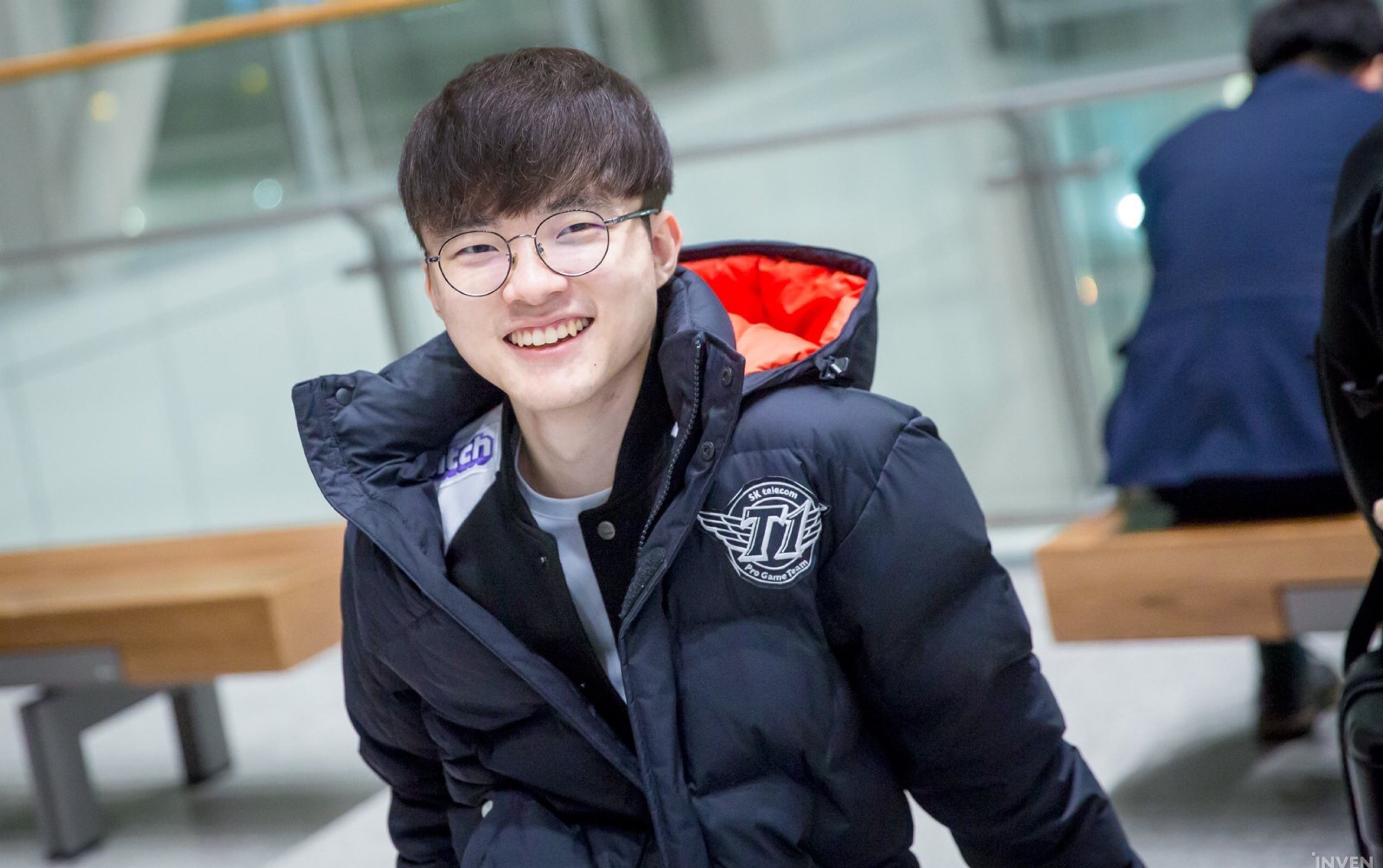 全球《PUBG》年末重磅更新：冬季主题艾伦格上线，蓝圈榴弹发射器登场