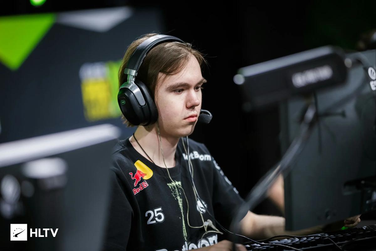 m0NESY ： s1mple ，我们都在等你回来！